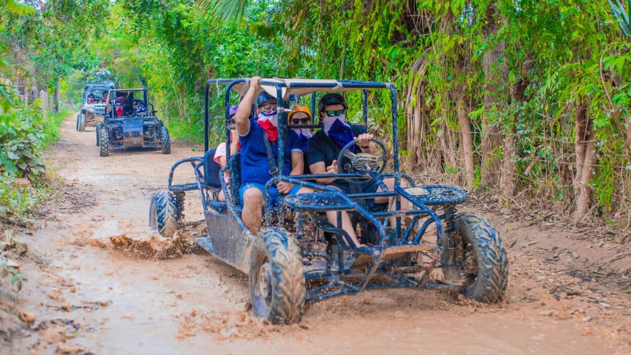 Punta Cana: Buggy-Abenteuertour mit Abholung vom Hotel — Guided tour and outdoor activity